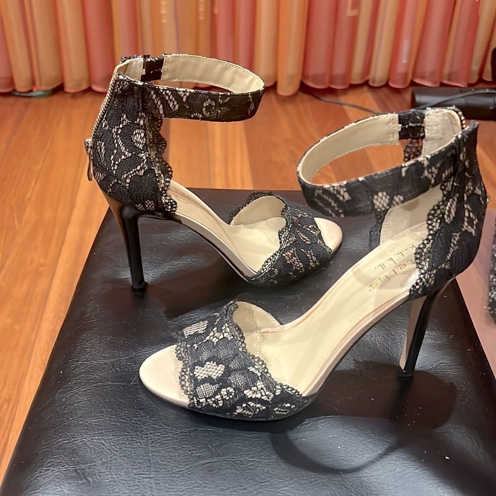 New Nicole Miller Artelier black Lace High Heels Pumps Shoes Size 7.5 M Zipper